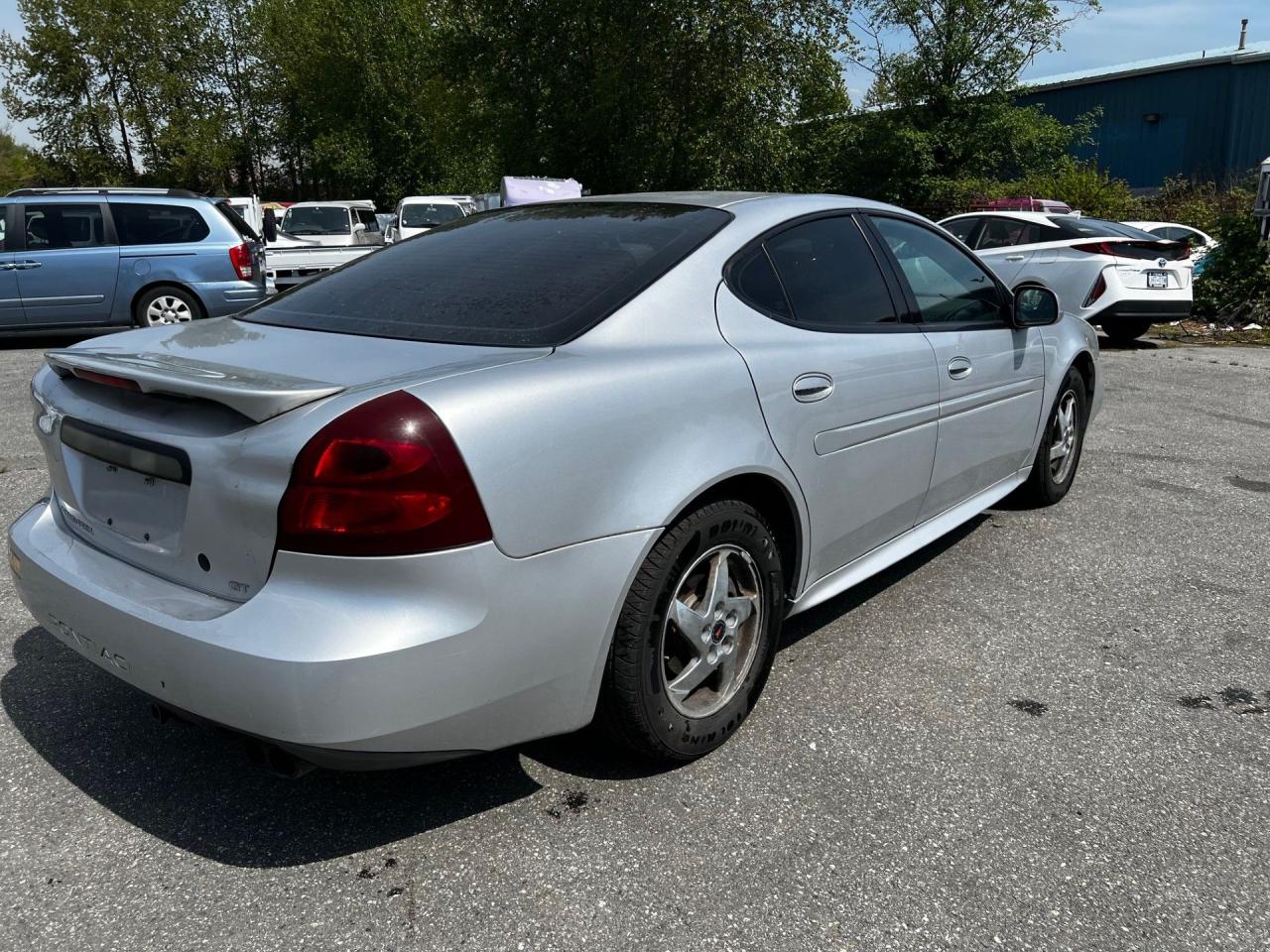 2004 Pontiac Grand Prix GT2 - Photo #4