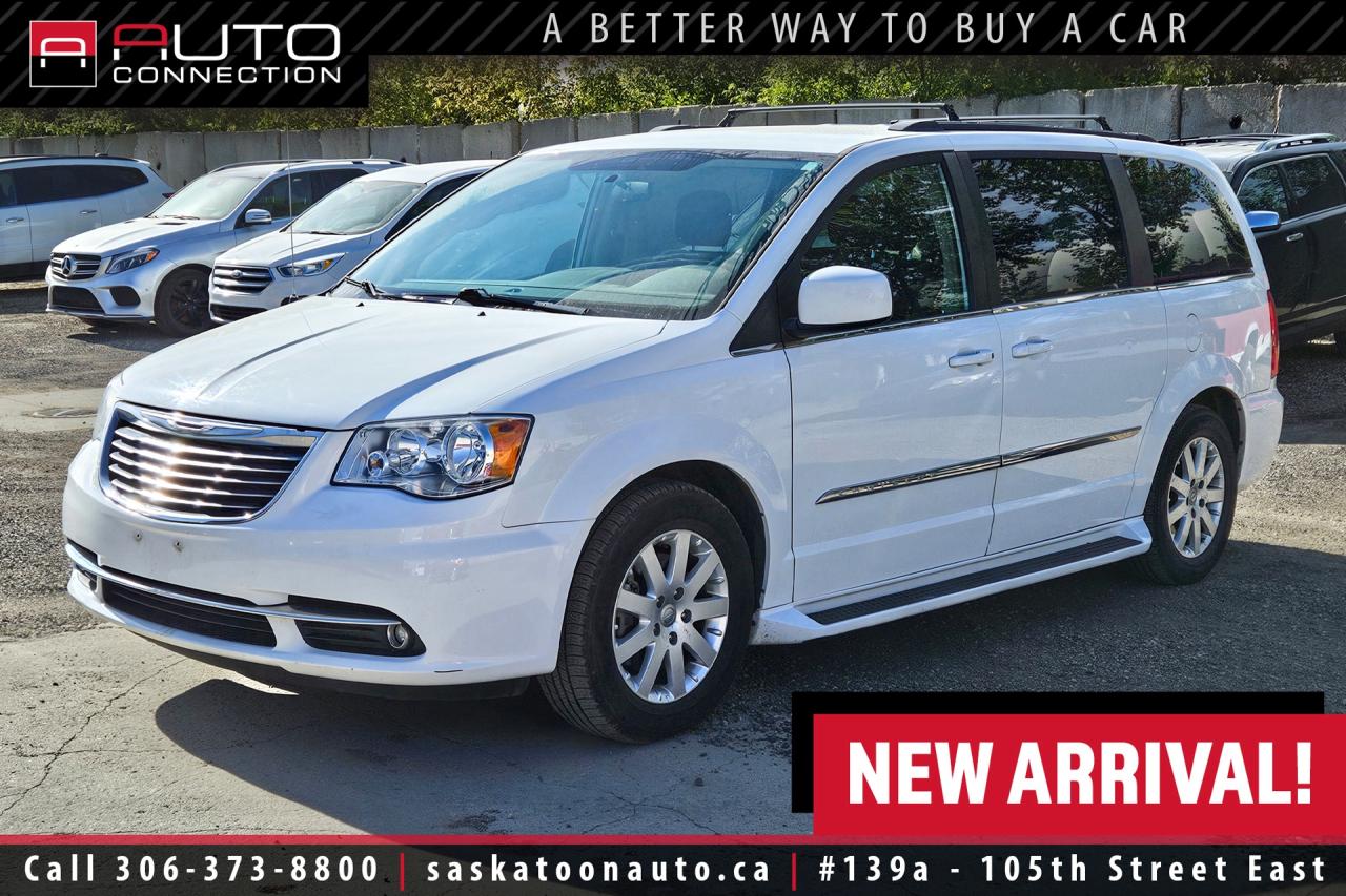 Used 2015 Chrysler Town & Country Touring - LOW KMS - STOW N GO - BACKUP CAMERA for sale in Saskatoon, SK