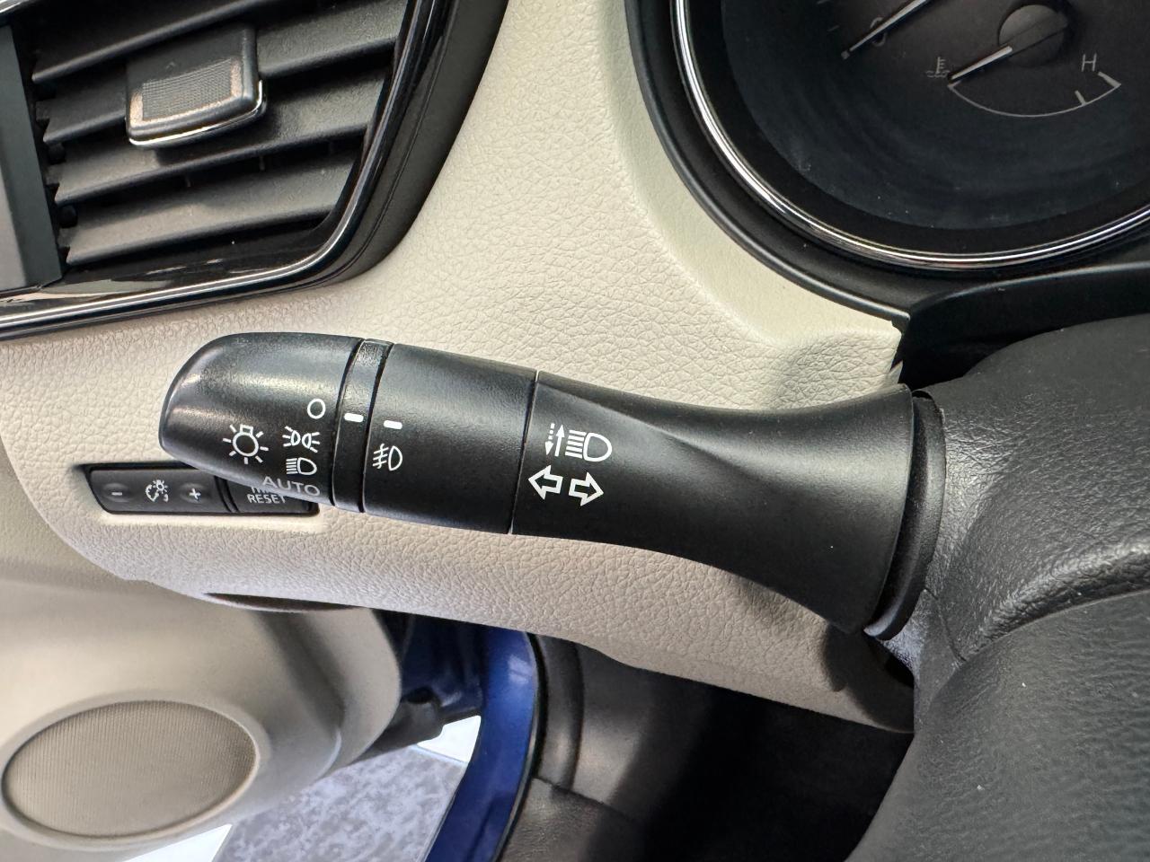 2018 Nissan Qashqai SL+New Tires+Roof+LKA+Adaptive Cruise+CLEAN CARFAX - Photo #48