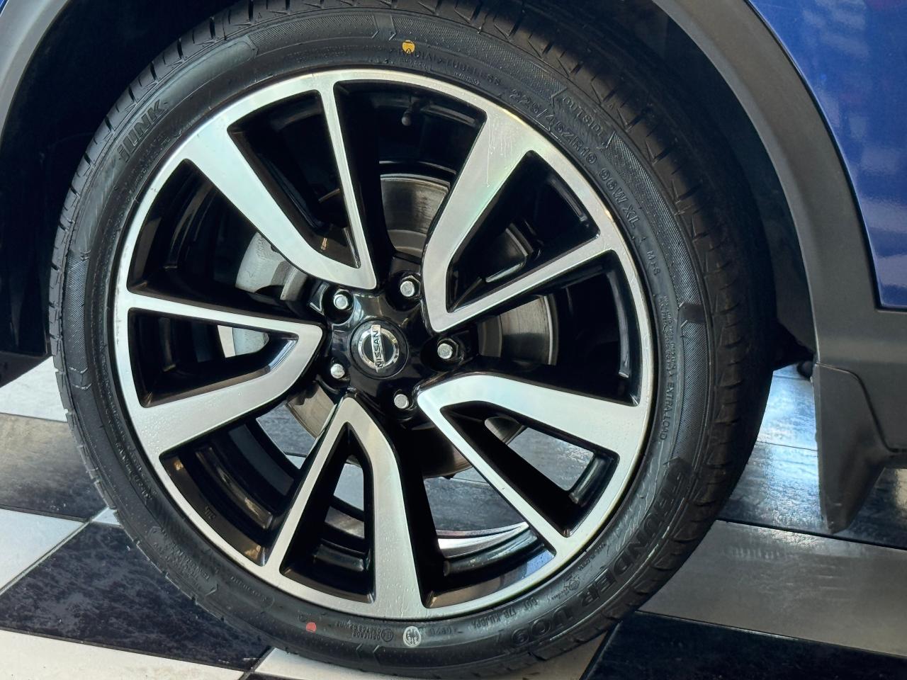 2018 Nissan Qashqai SL+New Tires+Roof+LKA+Adaptive Cruise+CLEAN CARFAX - Photo #54
