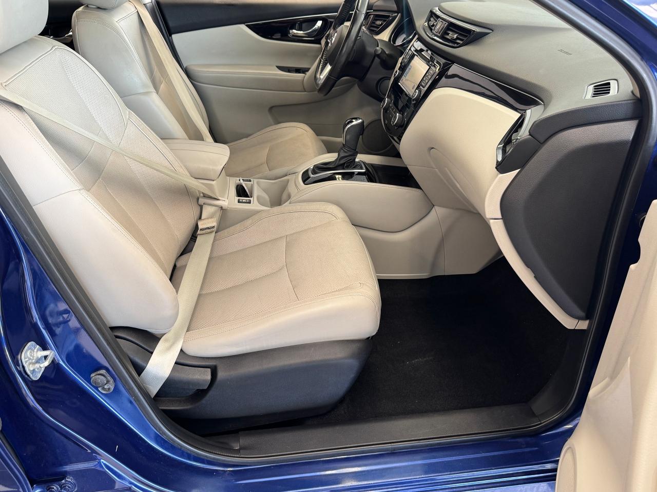 2018 Nissan Qashqai SL+New Tires+Roof+LKA+Adaptive Cruise+CLEAN CARFAX - Photo #26