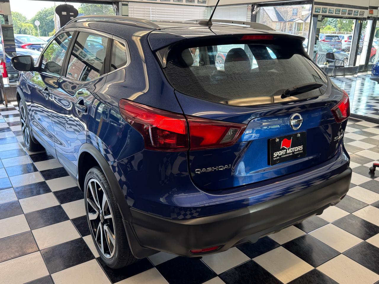 2018 Nissan Qashqai SL+New Tires+Roof+LKA+Adaptive Cruise+CLEAN CARFAX - Photo #8