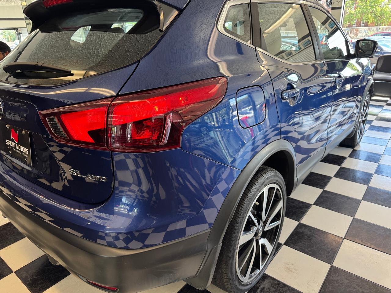 2018 Nissan Qashqai SL+New Tires+Roof+LKA+Adaptive Cruise+CLEAN CARFAX - Photo #40