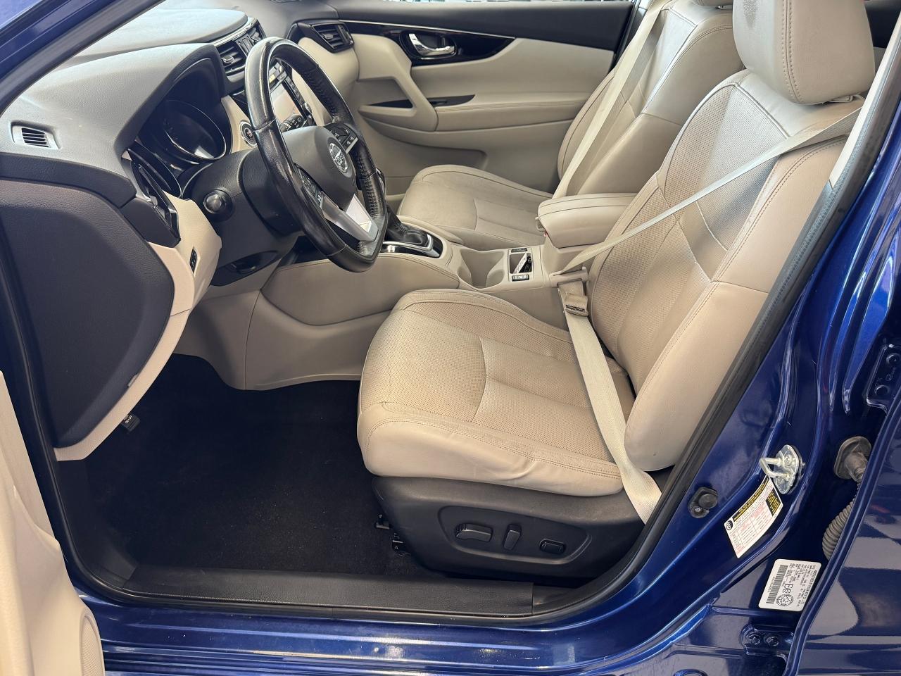2018 Nissan Qashqai SL+New Tires+Roof+LKA+Adaptive Cruise+CLEAN CARFAX - Photo #23