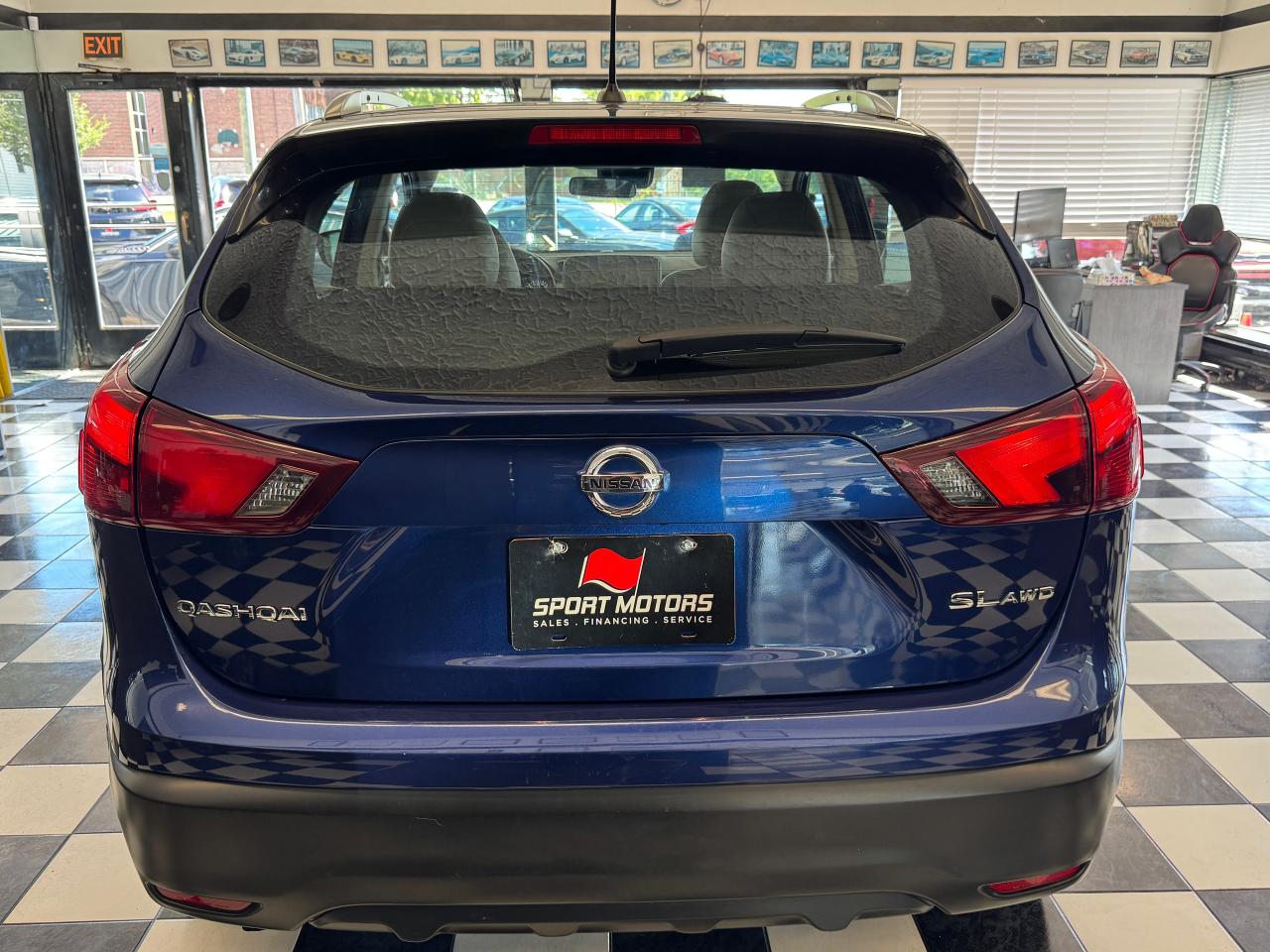 2018 Nissan Qashqai SL+New Tires+Roof+LKA+Adaptive Cruise+CLEAN CARFAX - Photo #9
