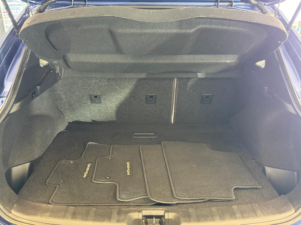 2018 Nissan Qashqai SL+New Tires+Roof+LKA+Adaptive Cruise+CLEAN CARFAX - Photo #30