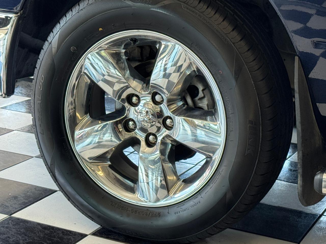 2017 RAM 1500 Big Horn CREW V8 4x4+New Tires+Brakes+CLEAN CARFAX Photo111