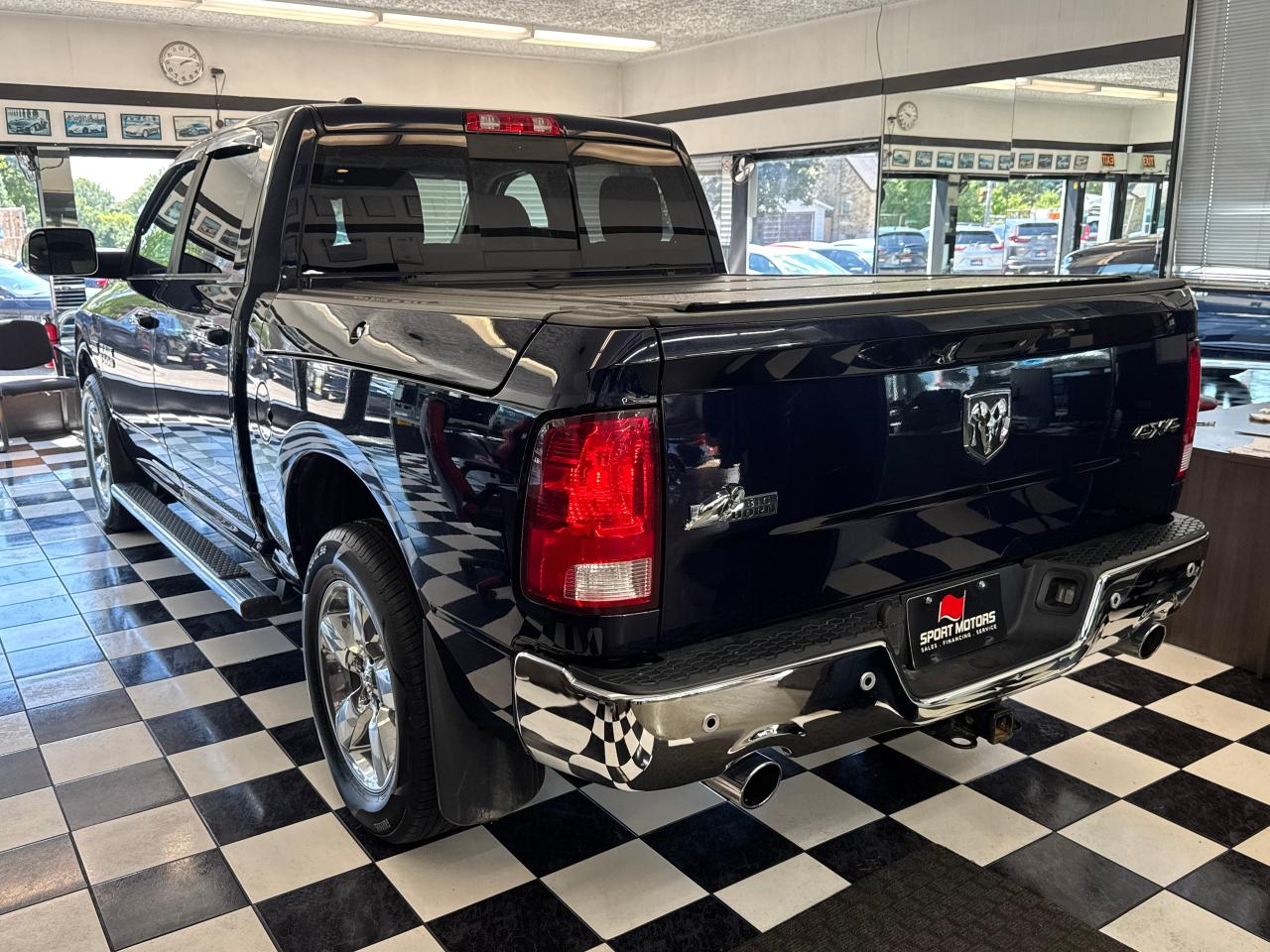 2017 RAM 1500 Big Horn CREW V8 4x4+New Tires+Brakes+CLEAN CARFAX Photo10