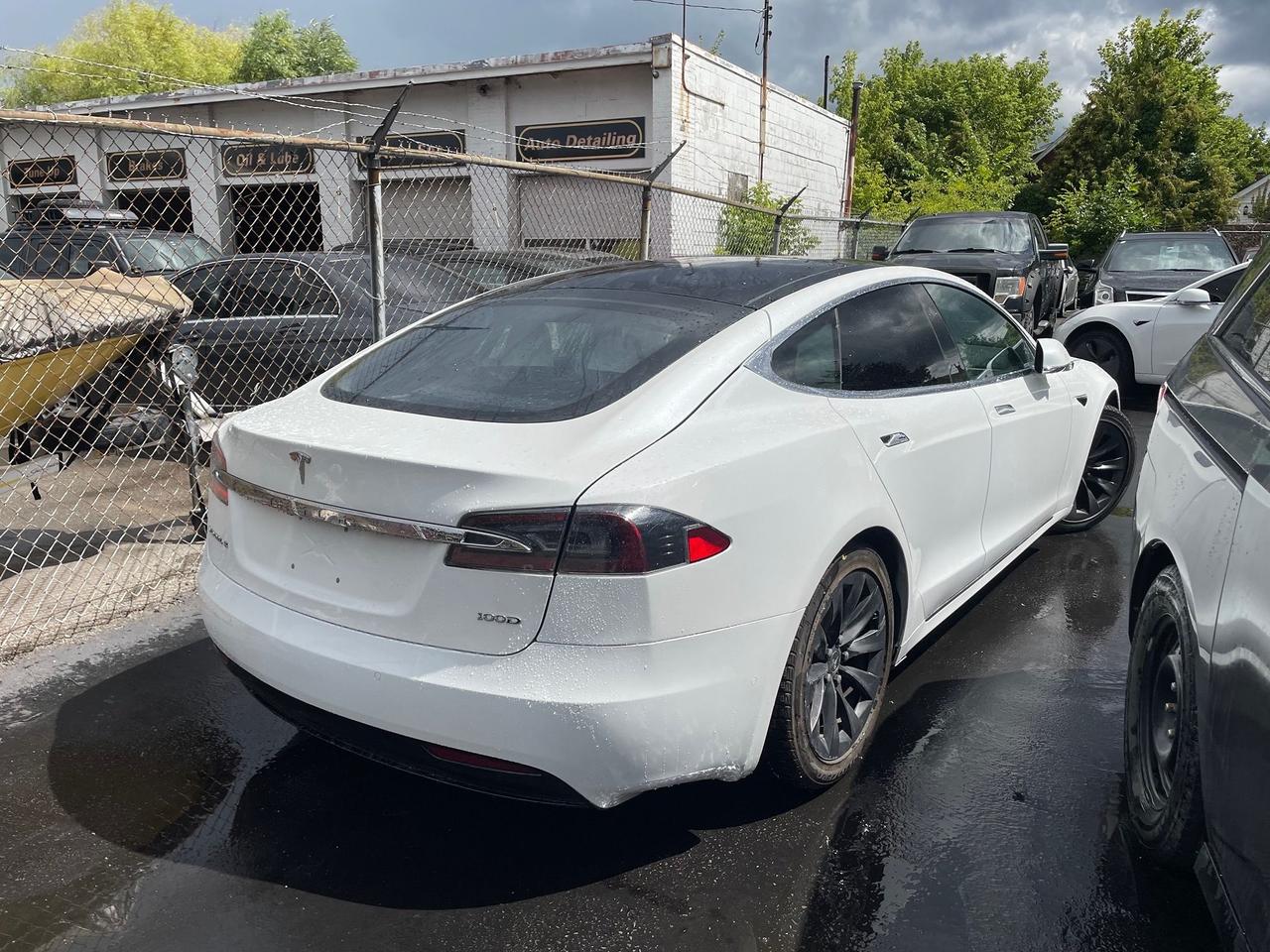 2017 Tesla Model S 100D *FULL SELF DRIVING INCLUDED, RARE WHITE INT* Photo