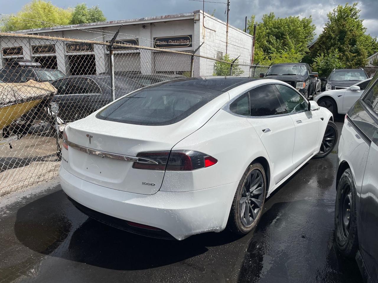 2017 Tesla Model S 100D *FULL SELF DRIVING INCLUDED, RARE WHITE INT* Photo3