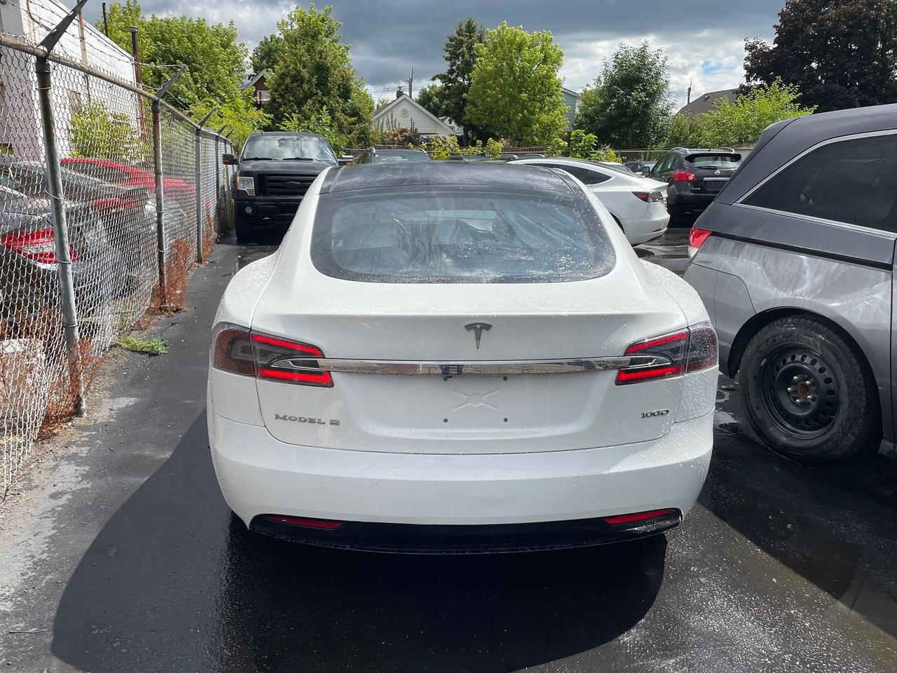 2017 Tesla Model S 100D *FULL SELF DRIVING INCLUDED, RARE WHITE INT* Photo
