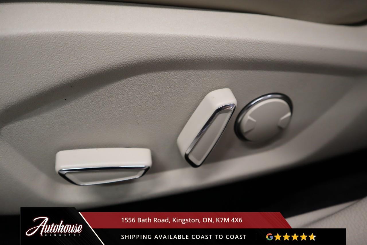 2018 Ford Fusion Platinum SYNC® 3 - LEATHER - MOONROOF Photo