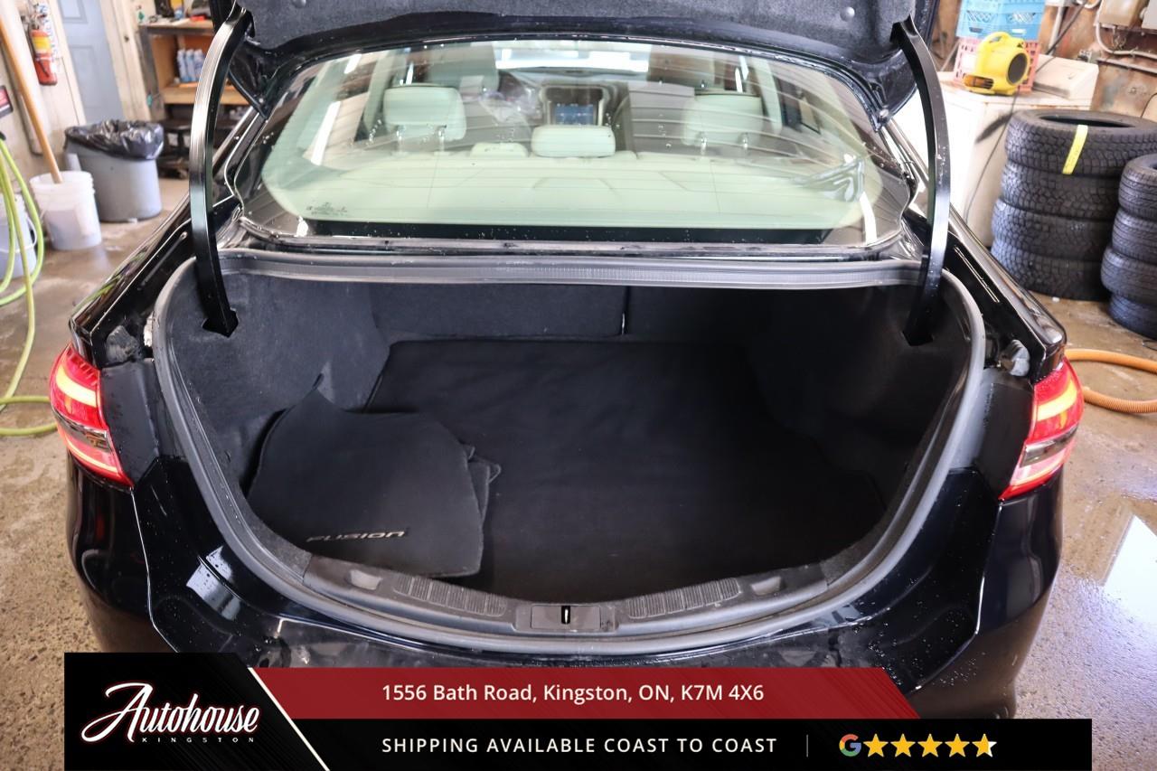 2018 Ford Fusion Platinum SYNC® 3 - LEATHER - MOONROOF Photo