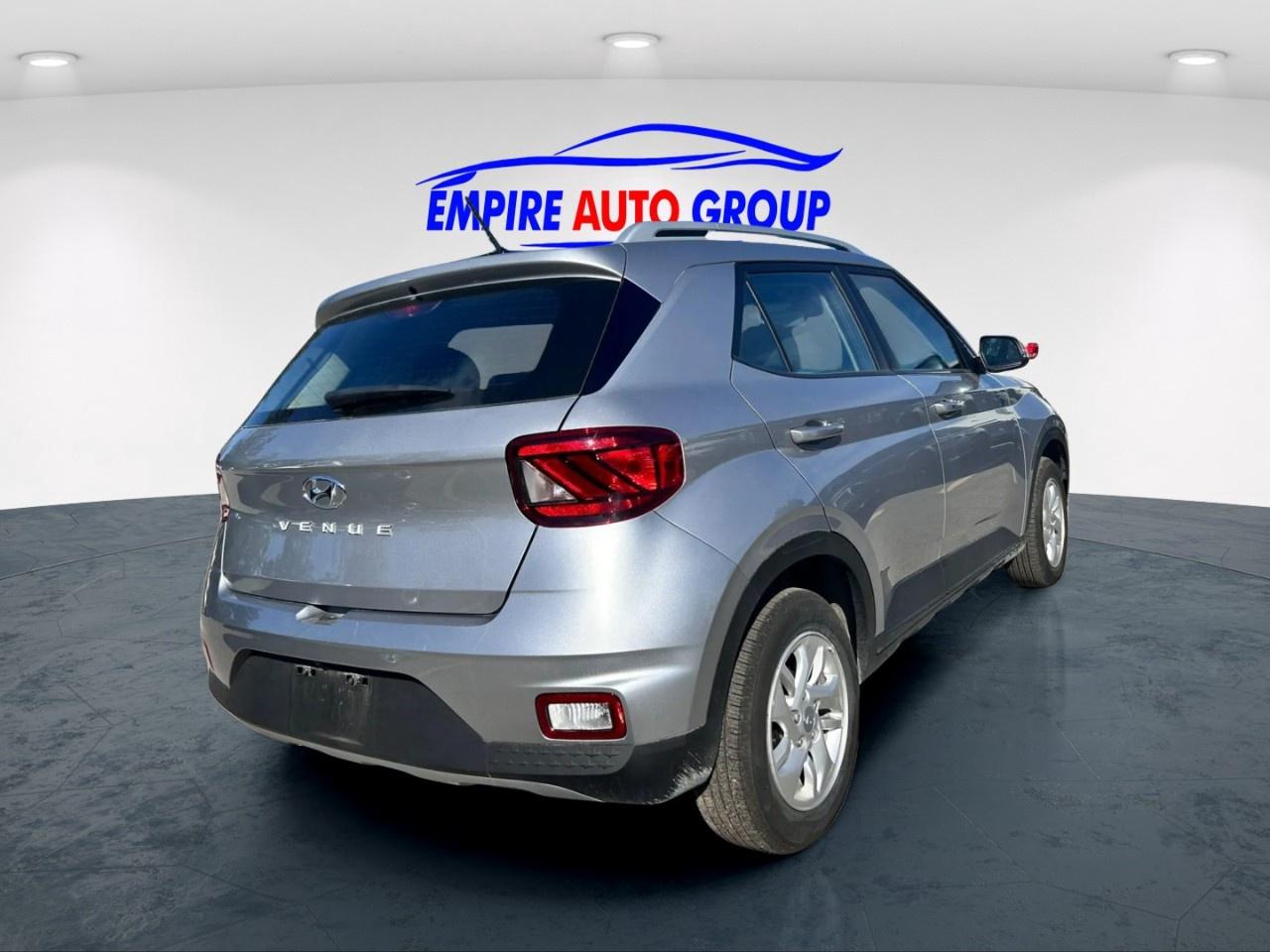 2025 Hyundai Venue SEL Photo