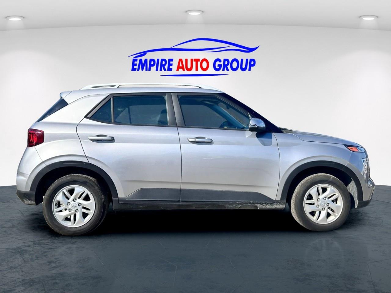 2025 Hyundai Venue SEL Photo