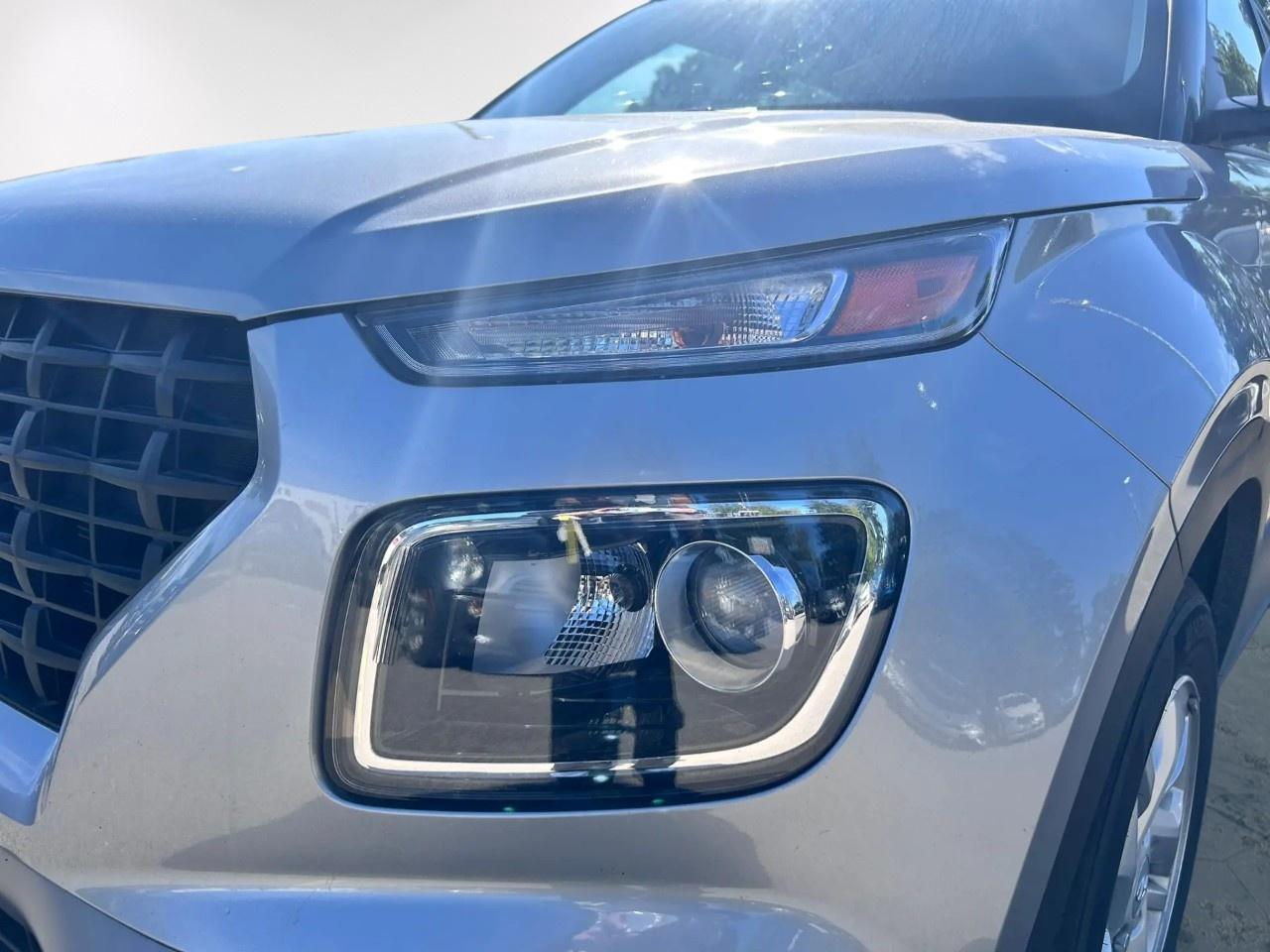 2025 Hyundai Venue SEL Photo