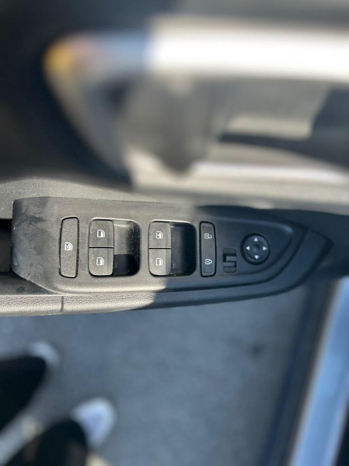 2025 Hyundai Venue SEL Photo