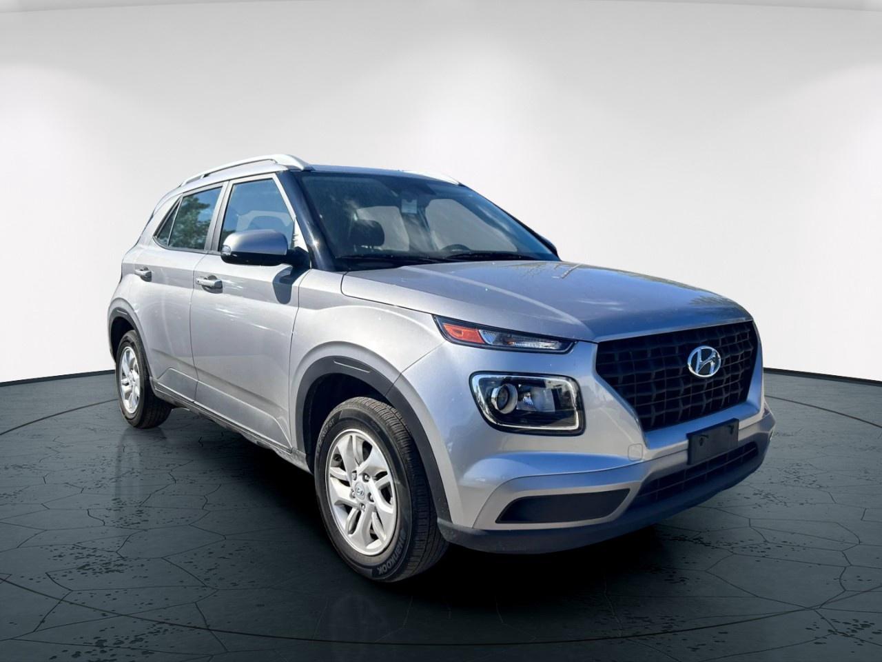 2025 Hyundai Venue SEL Photo0
