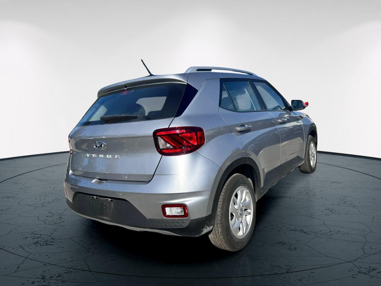 2025 Hyundai Venue SEL Photo