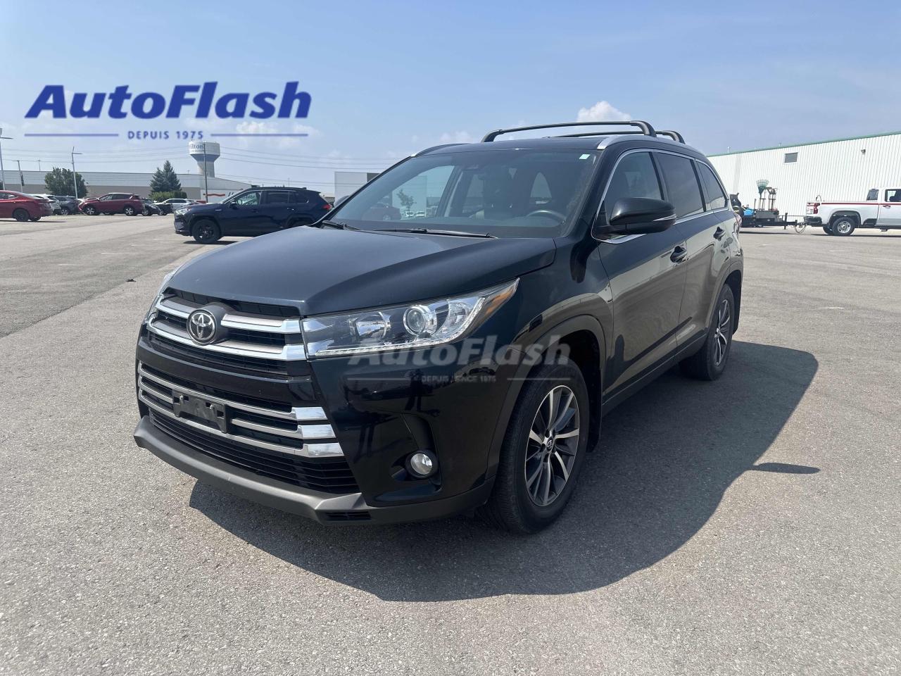 Used 2019 Toyota Highlander XLE, 8-PASSAGERS, CUIR, TOIT-OUVRANT for sale in Saint-Hubert, QC