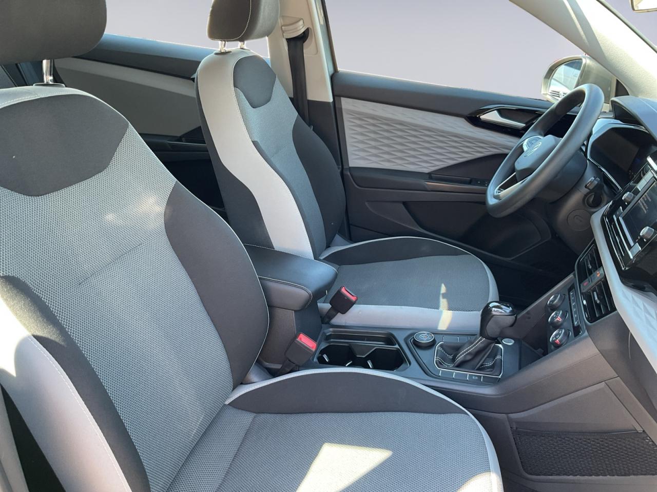 2022 Volkswagen Taos 1.5L Trendline! AWD! Certified! Priced to Go! Photo