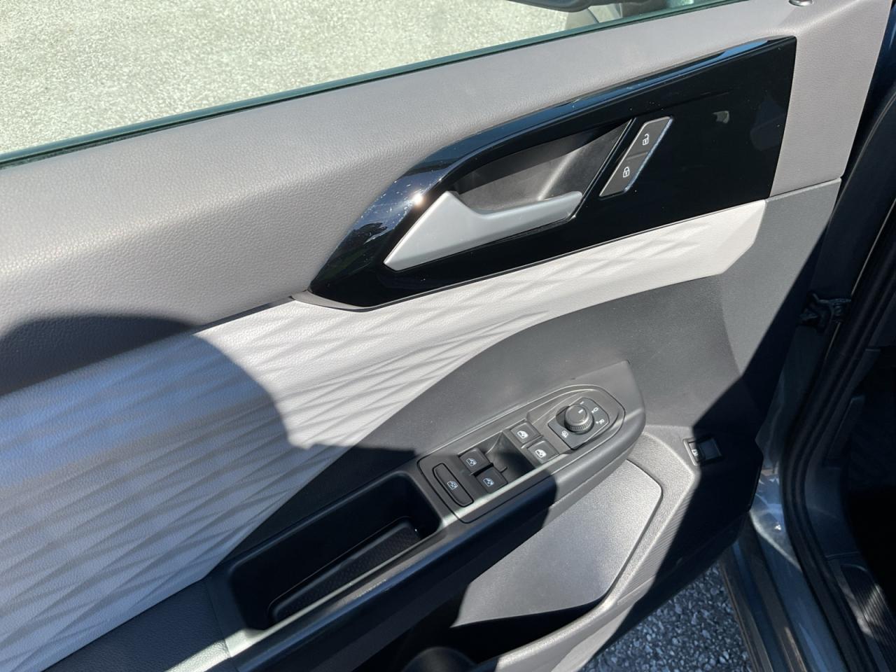 2022 Volkswagen Taos 1.5L Trendline! AWD! Certified! Priced to Go! Photo