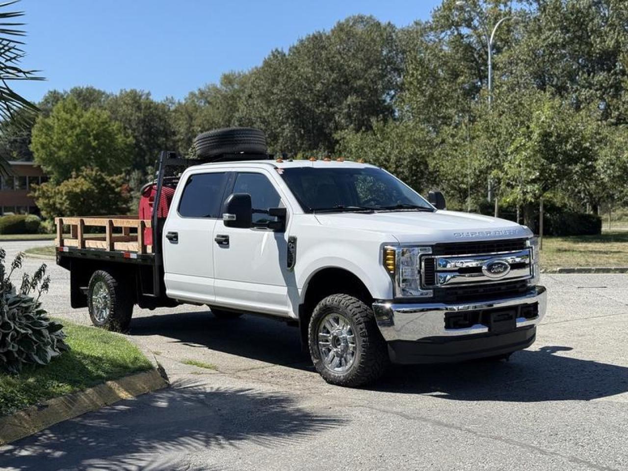 Used 2019 Ford F-350 SD XLT Crew Cab 4x4 9-Foot Flat Deck with 765L Fuel Tank for sale in Burnaby, BC