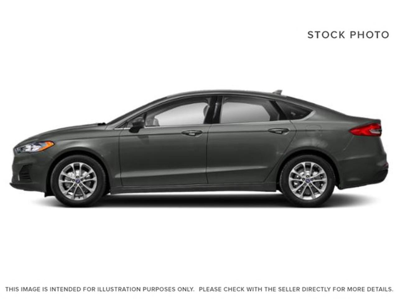 2020 Ford Fusion SE Photo1
