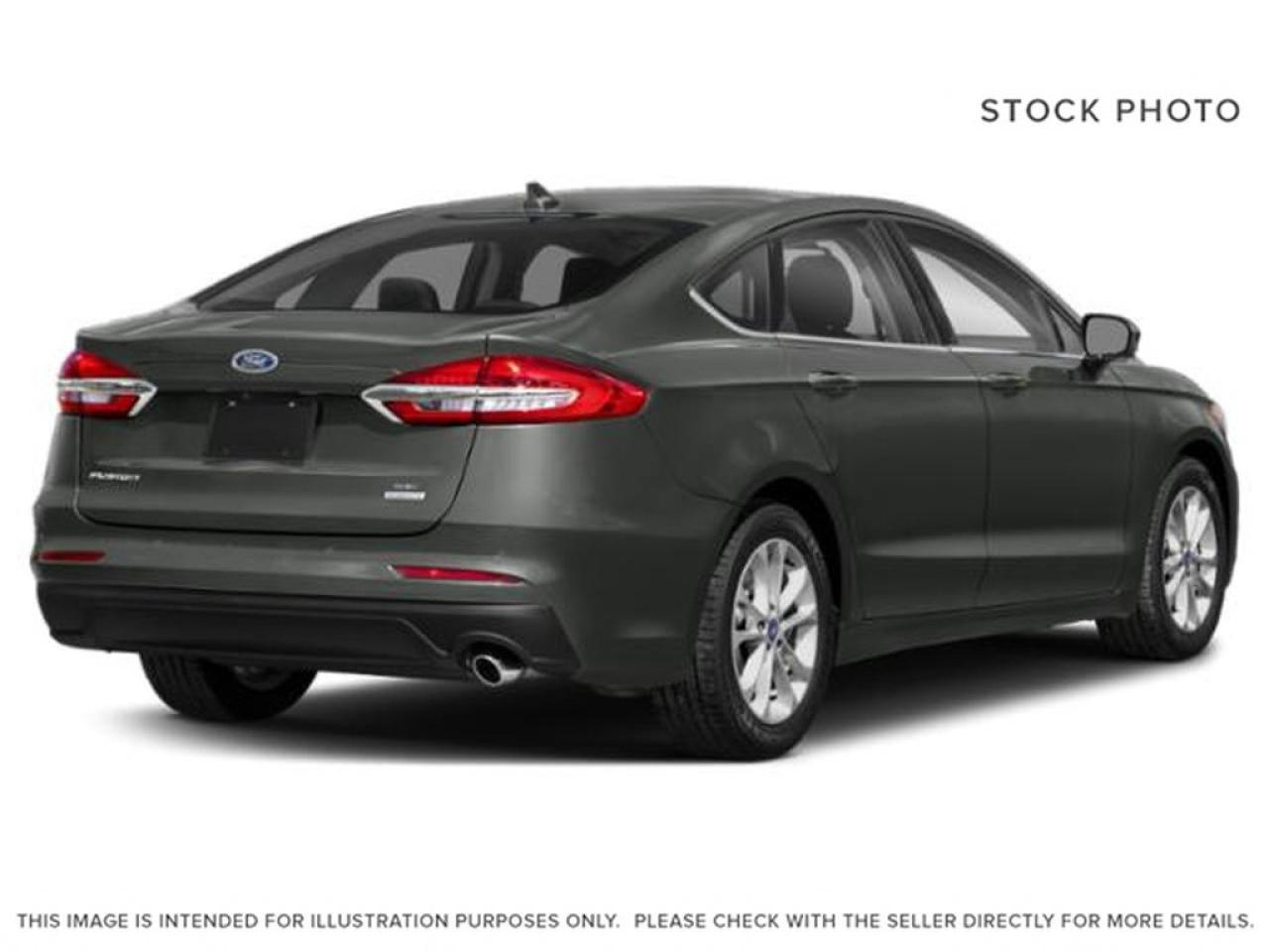 2020 Ford Fusion SE Photo