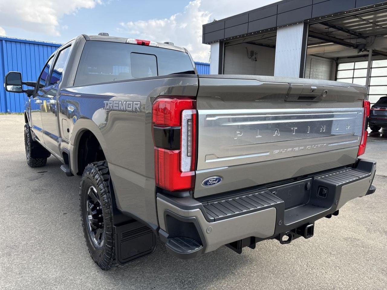 2026 Ford F-350 Super Duty SRW PLATINUM 6.8' Box 713A Photo5