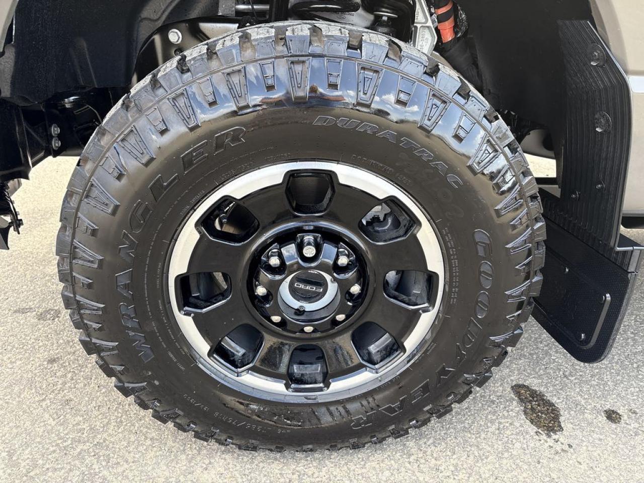2026 Ford F-350 Super Duty SRW PLATINUM 6.8' Box 713A Photo5