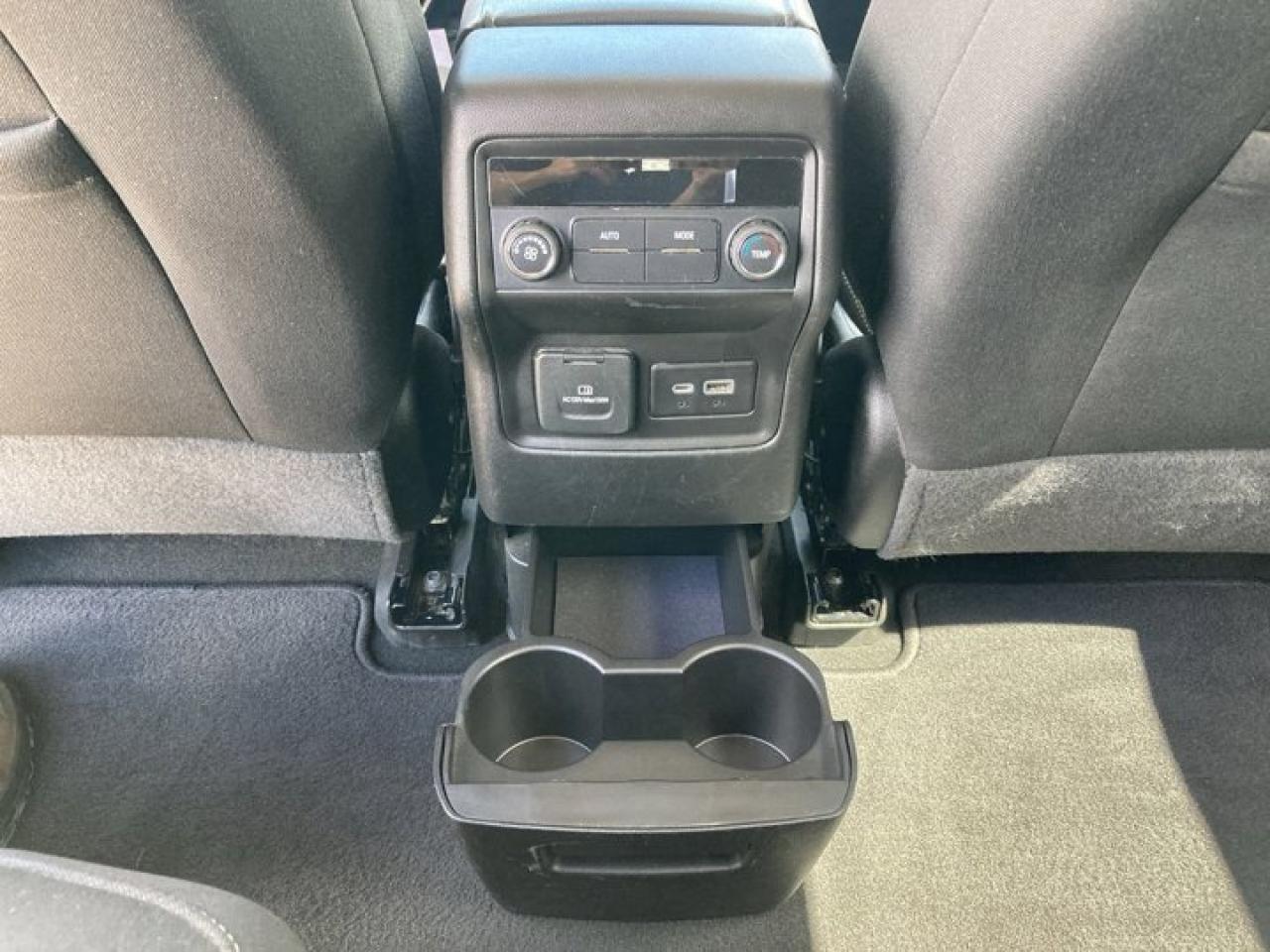 2023 GMC Acadia AWD 4dr SLE Photo