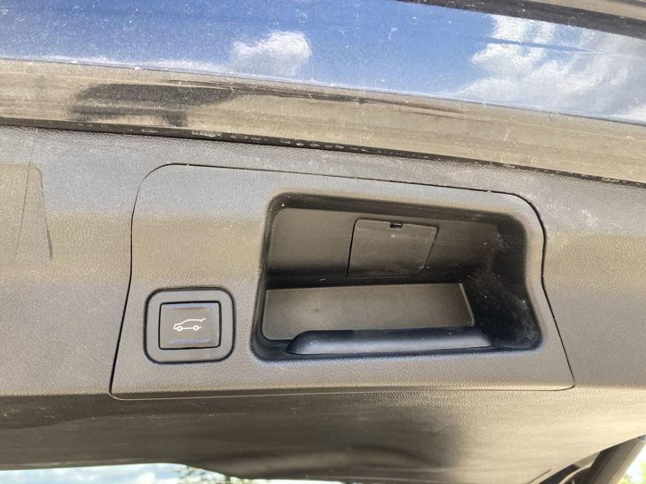 2023 GMC Acadia AWD 4dr SLE Photo