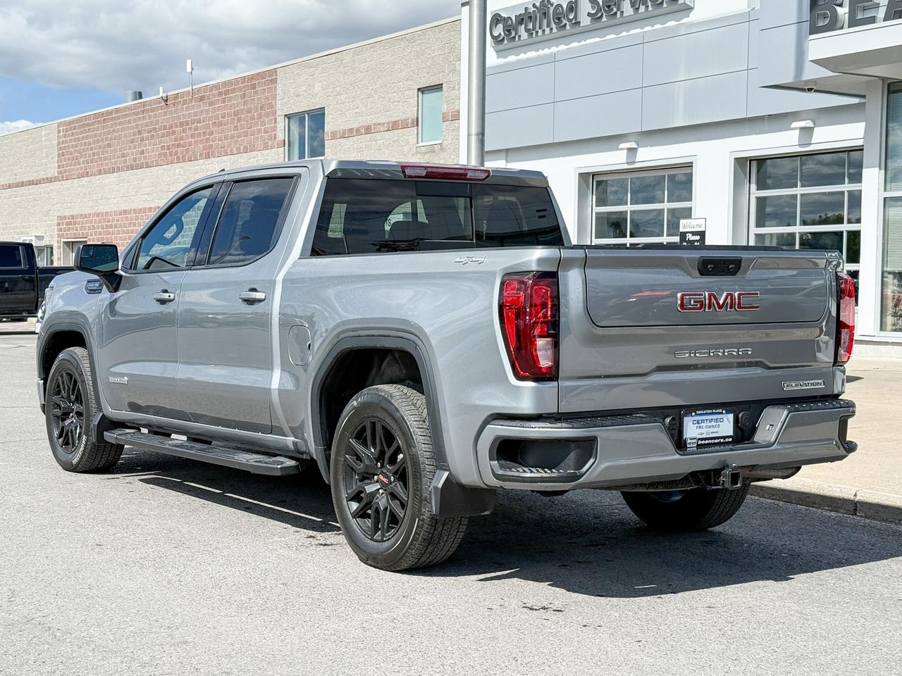 2023 GMC Sierra 1500 Elevation 5.3L V8, REMOTE START/ENTRY, HEATED SEATS, HEATED STEERING WHEEL, TRAILER BRAKE CONTROLLER, MAX TRAILERING PACKAGE, APPLE CARPLAY & ANDROID AUTO, BOSE SOUND SYSTEM, HD REAR VISION CAMERA Photo
