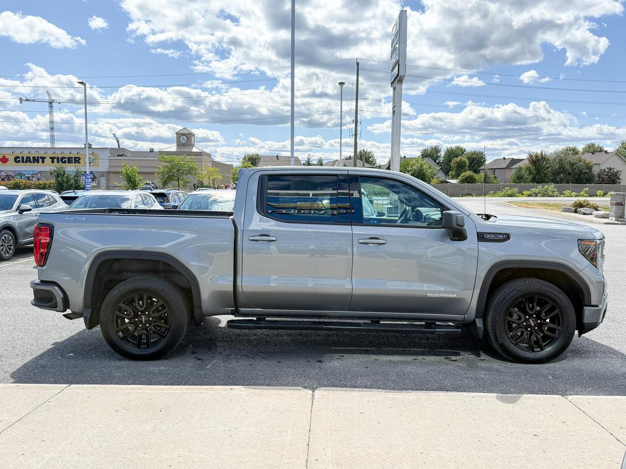 2023 GMC Sierra 1500 Elevation 5.3L V8, REMOTE START/ENTRY, HEATED SEATS, HEATED STEERING WHEEL, TRAILER BRAKE CONTROLLER, MAX TRAILERING PACKAGE, APPLE CARPLAY & ANDROID AUTO, BOSE SOUND SYSTEM, HD REAR VISION CAMERA Photo