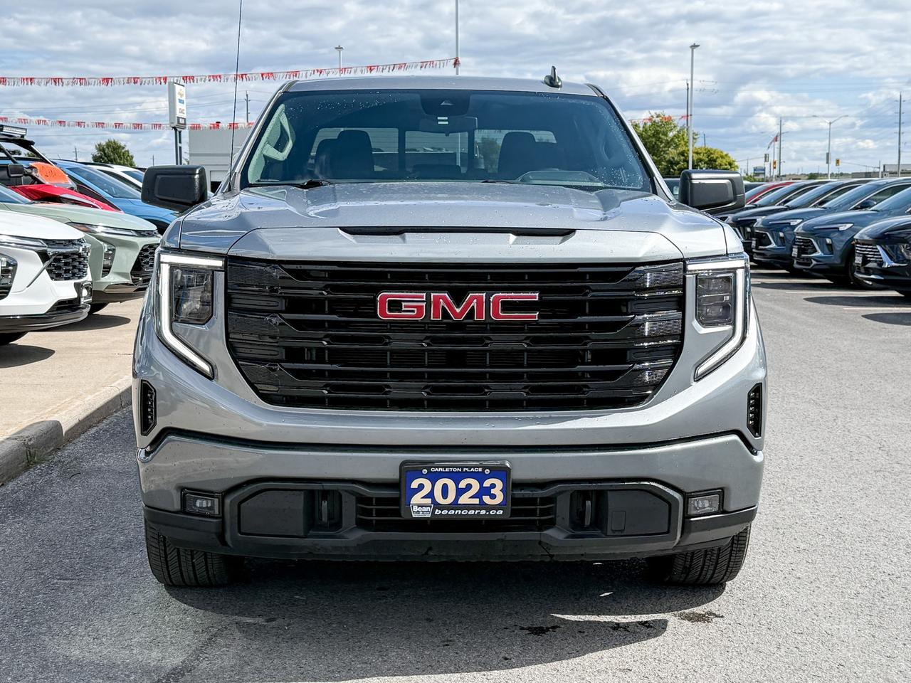 2023 GMC Sierra 1500 Elevation 5.3L V8, REMOTE START/ENTRY, HEATED SEATS, HEATED STEERING WHEEL, TRAILER BRAKE CONTROLLER, MAX TRAILERING PACKAGE, APPLE CARPLAY & ANDROID AUTO, BOSE SOUND SYSTEM, HD REAR VISION CAMERA Photo