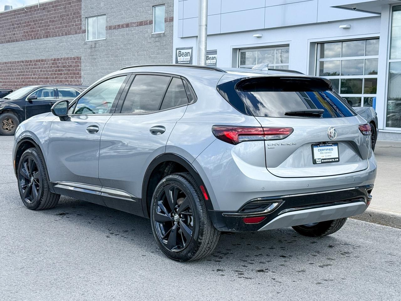 2023 Buick Envision Preferred ONE OWNER, CLEAN CARFAX, 2.0L 4CYL, HEATED SEATS, HEATED STEERING WHEEL, REMOTE START/ENTRY, POWER LIFTGATE, CRUISE CONTROL, LANE KEEP ASSIST, BLIND ZONE ALERT, HD REAR VISION CAMERA Photo2