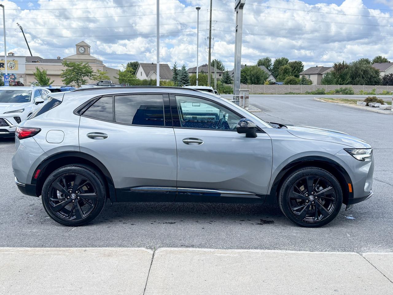 2023 Buick Envision Preferred ONE OWNER, CLEAN CARFAX, 2.0L 4CYL, HEATED SEATS, HEATED STEERING WHEEL, REMOTE START/ENTRY, POWER LIFTGATE, CRUISE CONTROL, LANE KEEP ASSIST, BLIND ZONE ALERT, HD REAR VISION CAMERA Photo