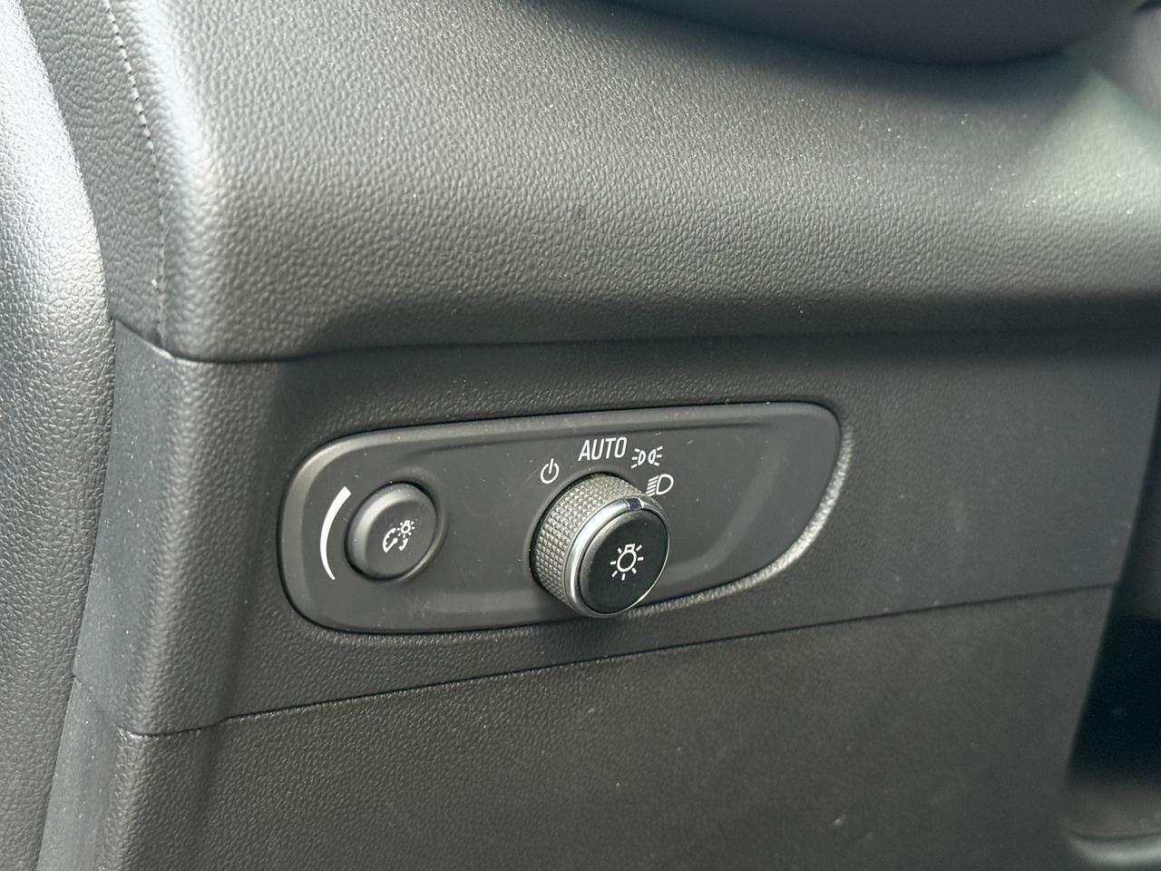 2023 Buick Envision Preferred ONE OWNER, CLEAN CARFAX, 2.0L 4CYL, HEATED SEATS, HEATED STEERING WHEEL, REMOTE START/ENTRY, POWER LIFTGATE, CRUISE CONTROL, LANE KEEP ASSIST, BLIND ZONE ALERT, HD REAR VISION CAMERA Photo