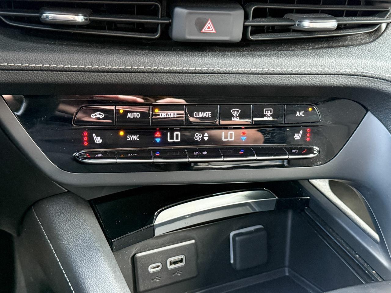 2023 Buick Envision Preferred ONE OWNER, CLEAN CARFAX, 2.0L 4CYL, HEATED SEATS, HEATED STEERING WHEEL, REMOTE START/ENTRY, POWER LIFTGATE, CRUISE CONTROL, LANE KEEP ASSIST, BLIND ZONE ALERT, HD REAR VISION CAMERA Photo