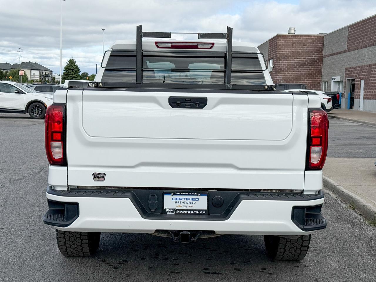 2022 GMC Sierra 1500 Elevation 3.0L DURAMAX WITH REMOTE START/ENTRY, HEATED SEATS, HEATED STEERING WHEEL, TONNEAU COVER, TRAILER BRAKE CONTROLLER, BACK RACK, HD REAR VISION CAMERA, APPLE CARPLAY AND ANDROID AUTO Photo