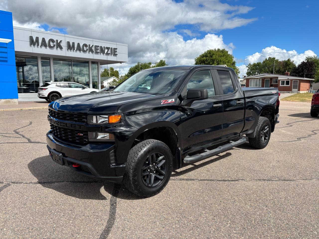 Used 2019 Chevrolet Silverado 1500 2019 Chevrolet Silverado Custom Trail Boss Double Cab 4WD for sale in Renfrew, ON