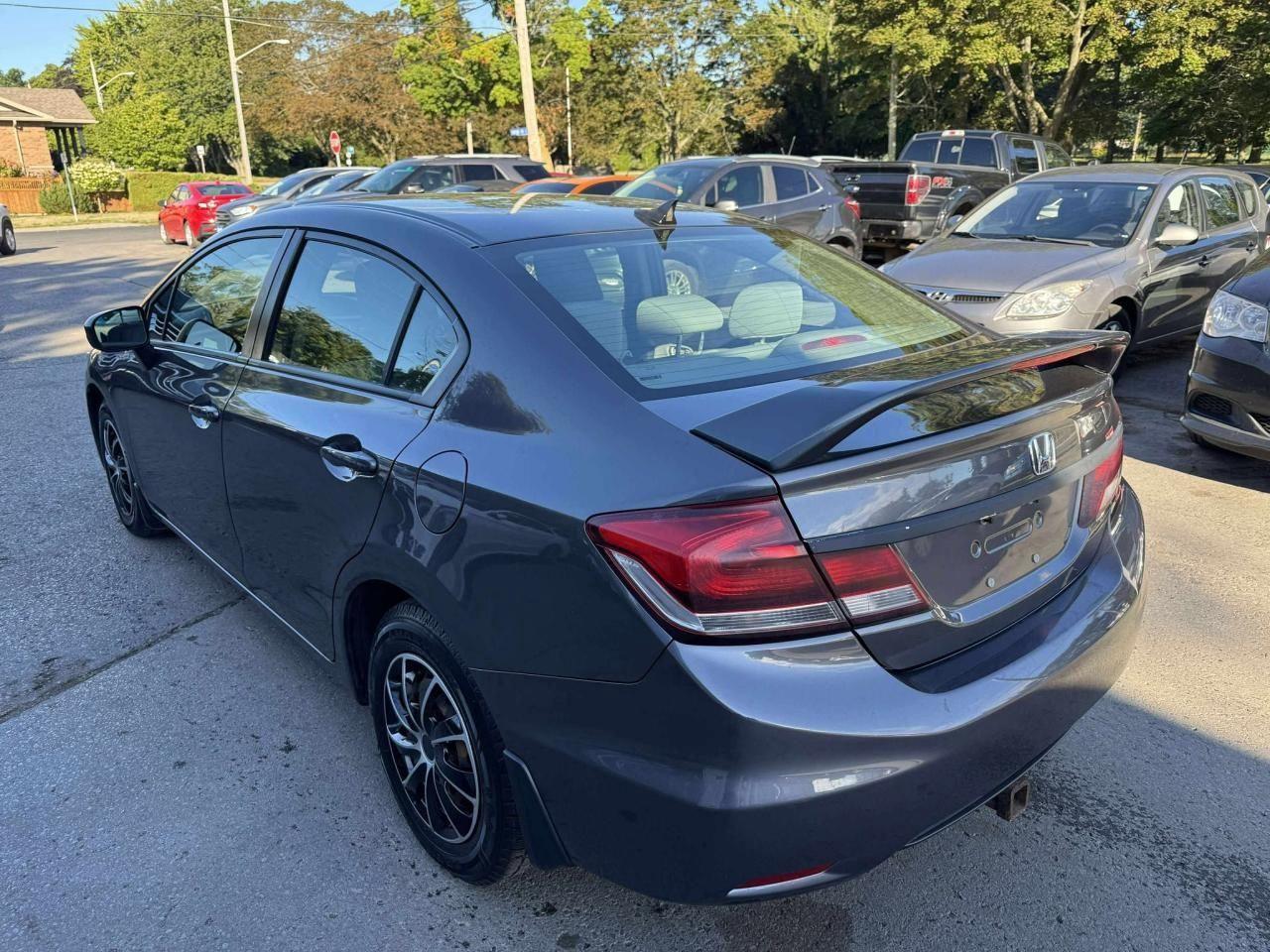 2015 Honda Civic 4dr Man LX Photo