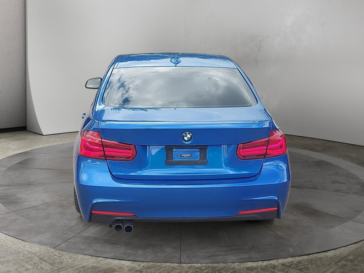 2018 BMW 3 Series 330i xDrive Photo