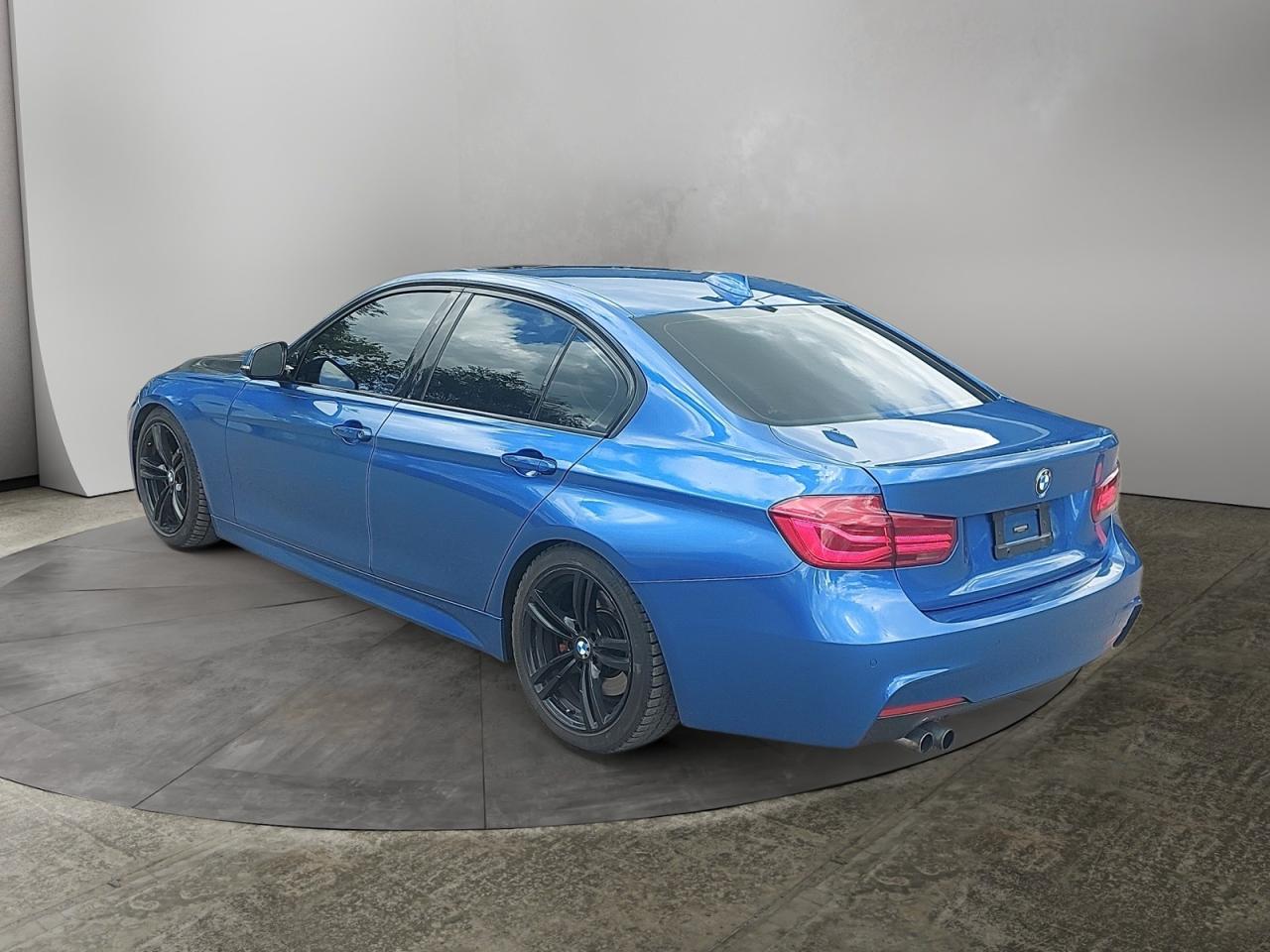 2018 BMW 3 Series 330i xDrive Photo