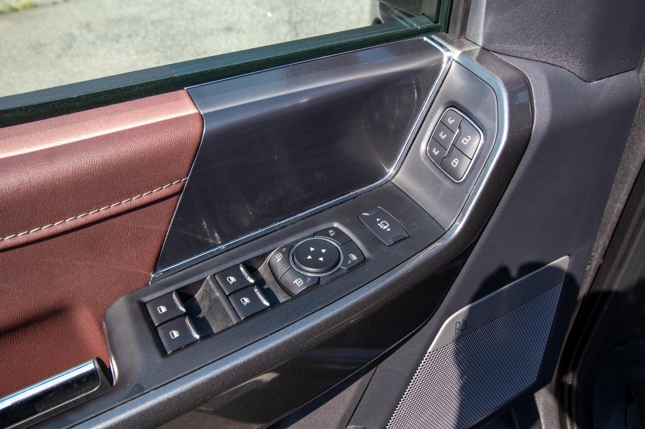 2023 Ford F-150 Lariat 4WD SuperCrew 6.5' Box Photo5