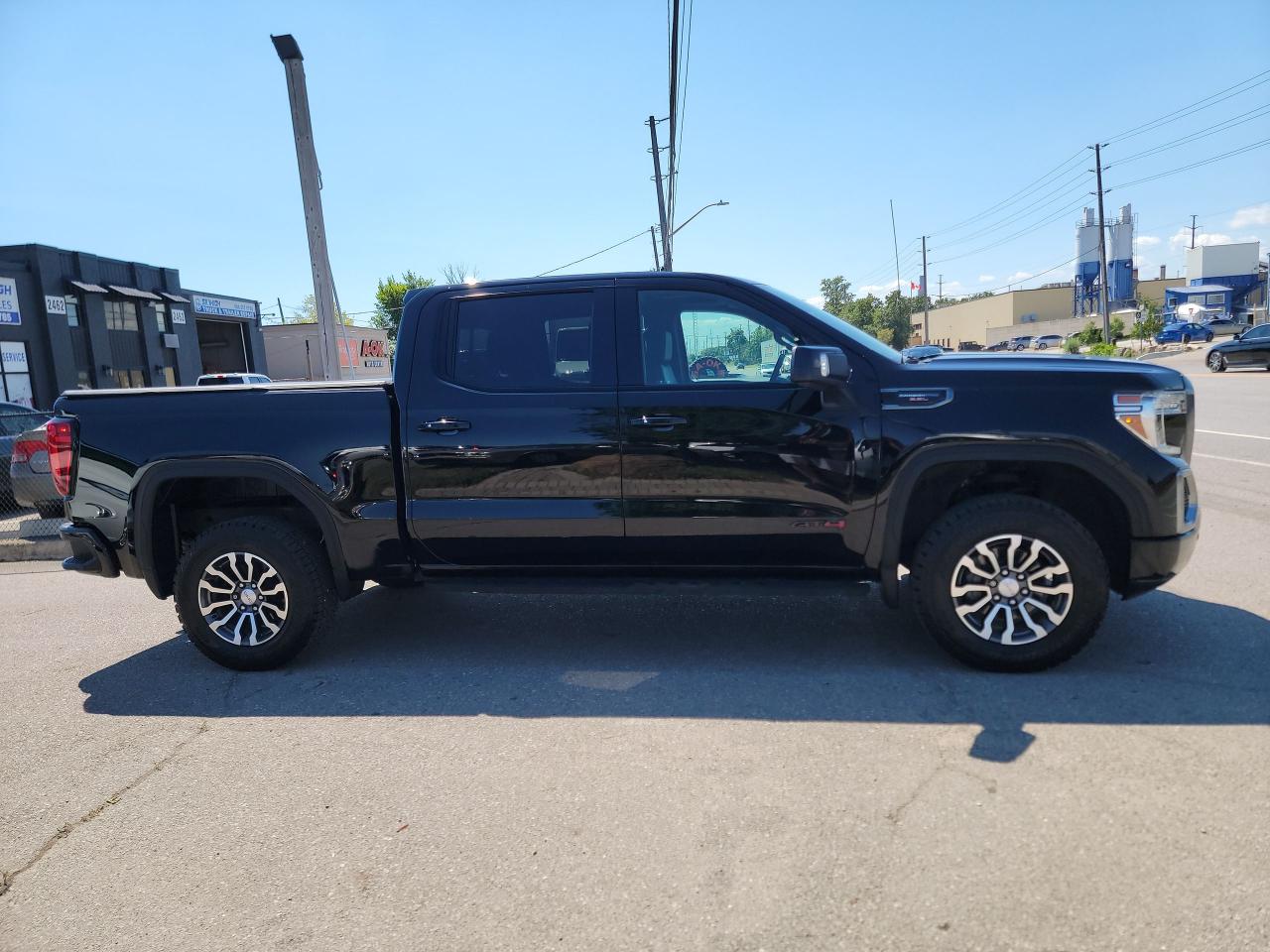 2022 GMC Sierra 1500 AT4 - Photo #4