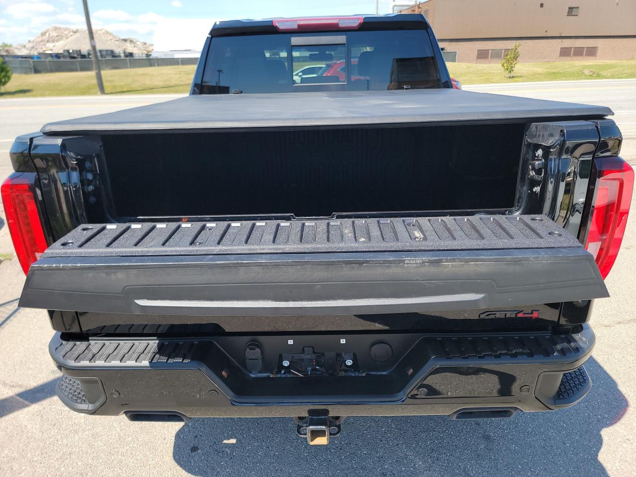 2022 GMC Sierra 1500 AT4 - Photo #18
