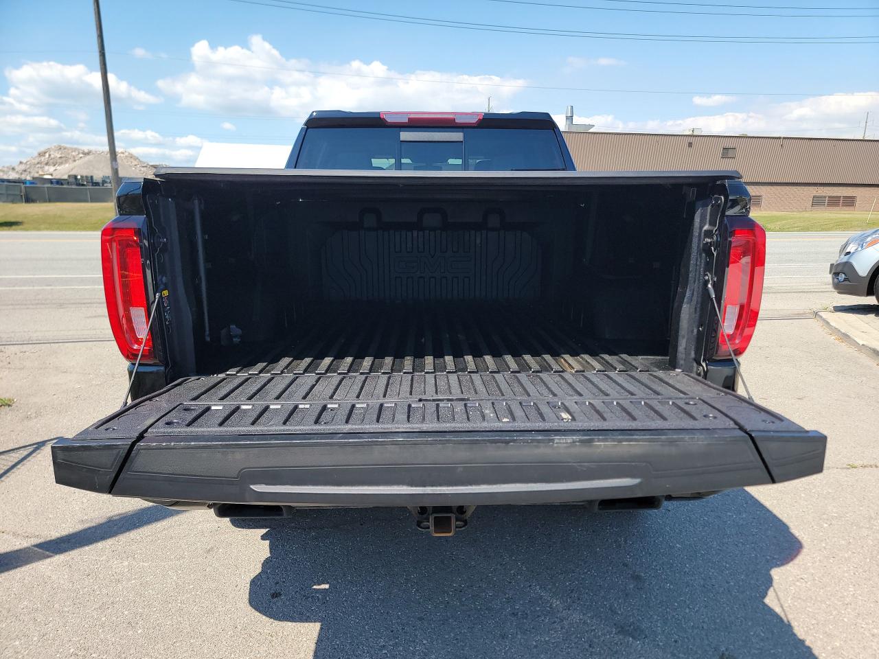 2022 GMC Sierra 1500 AT4 - Photo #19