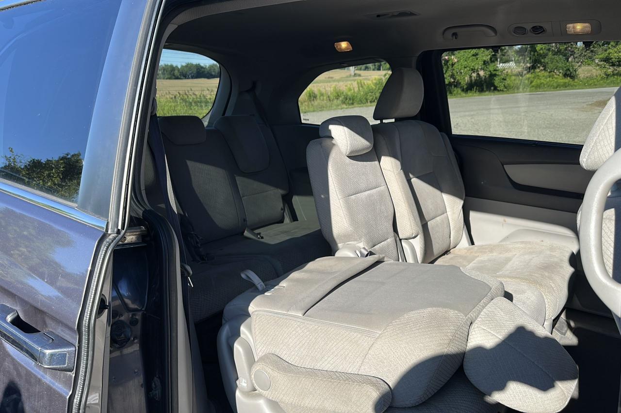 2016 Honda Odyssey EX - Photo #4